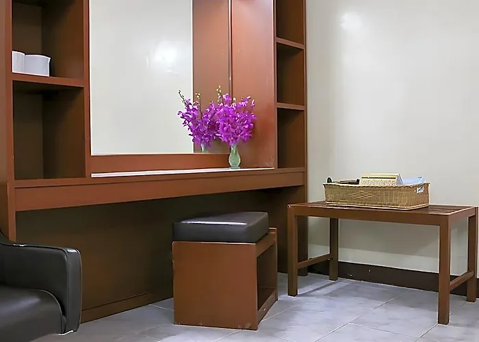 Nakornping Hotell 2*